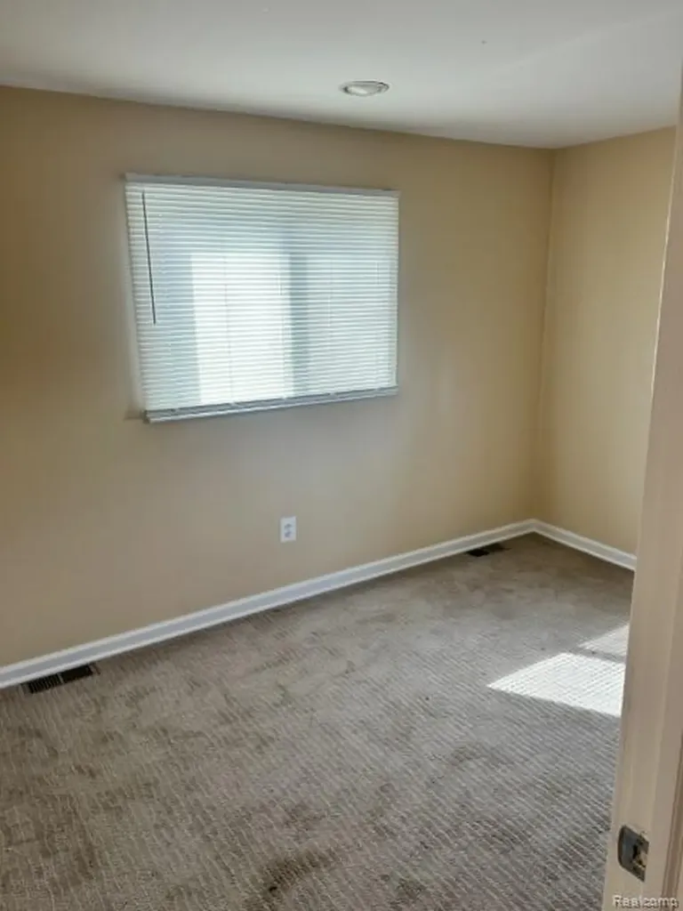 4024 Wenonah Lane Waterford Charter Township MI 48328