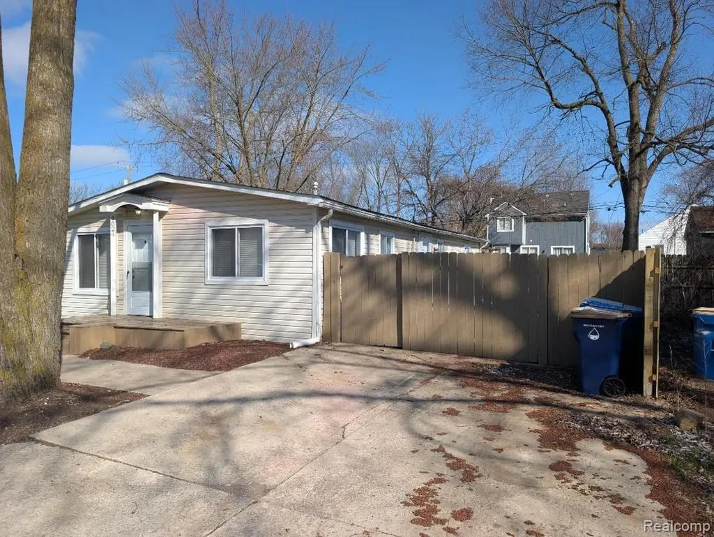 4024 Wenonah Lane Waterford Charter Township MI 48328