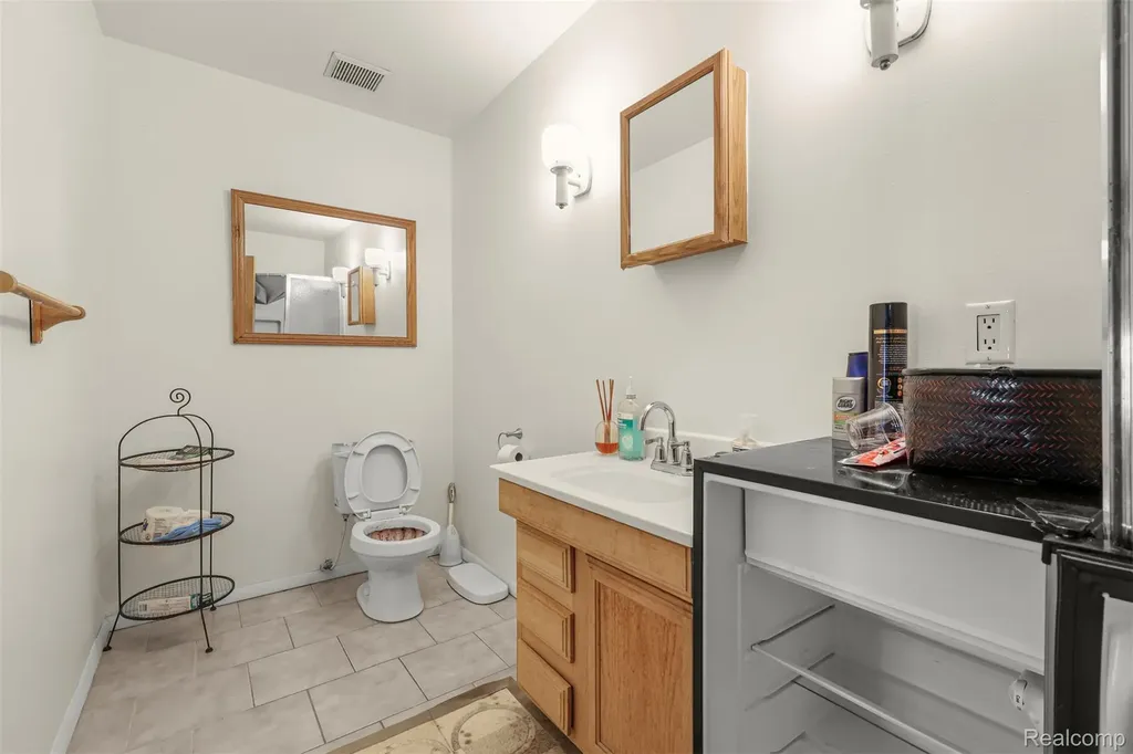 260 Mount Elliott Street Detroit City MI 48207