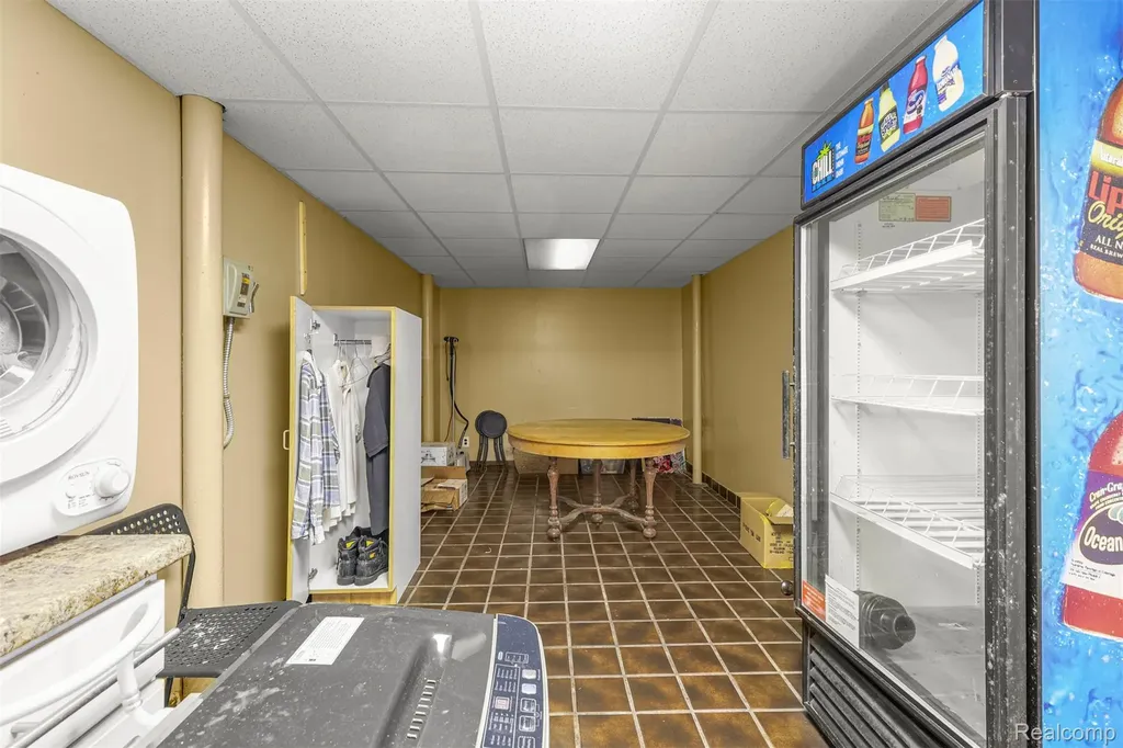 260 Mount Elliott Street Detroit City MI 48207