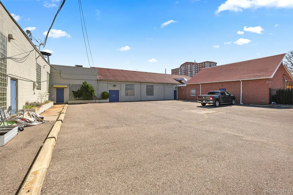 260 Mount Elliott Street Detroit City MI 48207