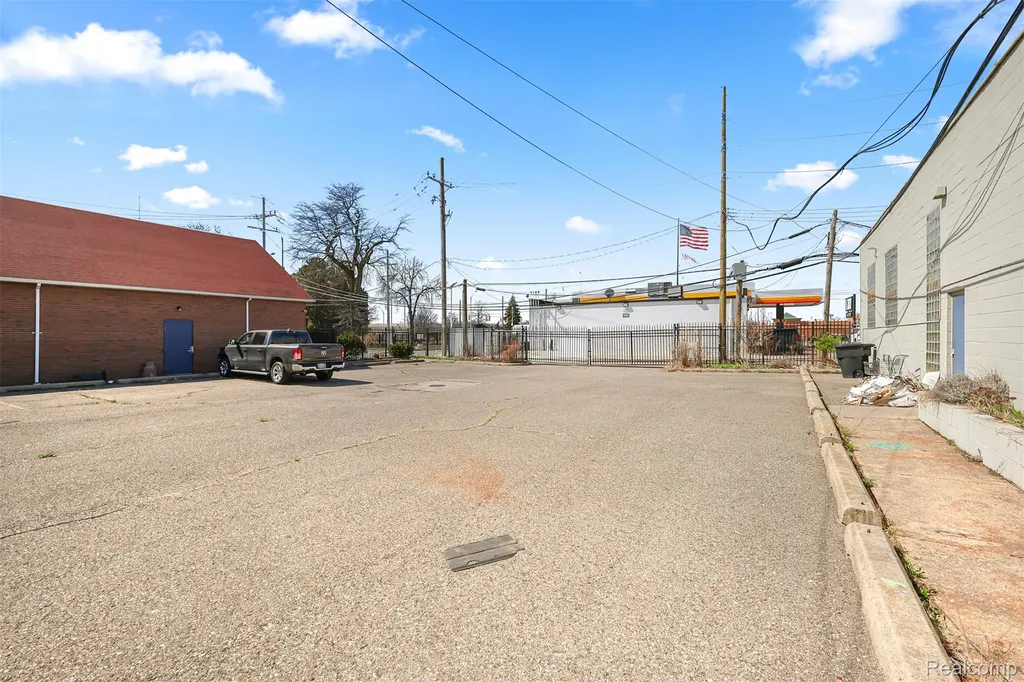 260 Mount Elliott Street Detroit City MI 48207