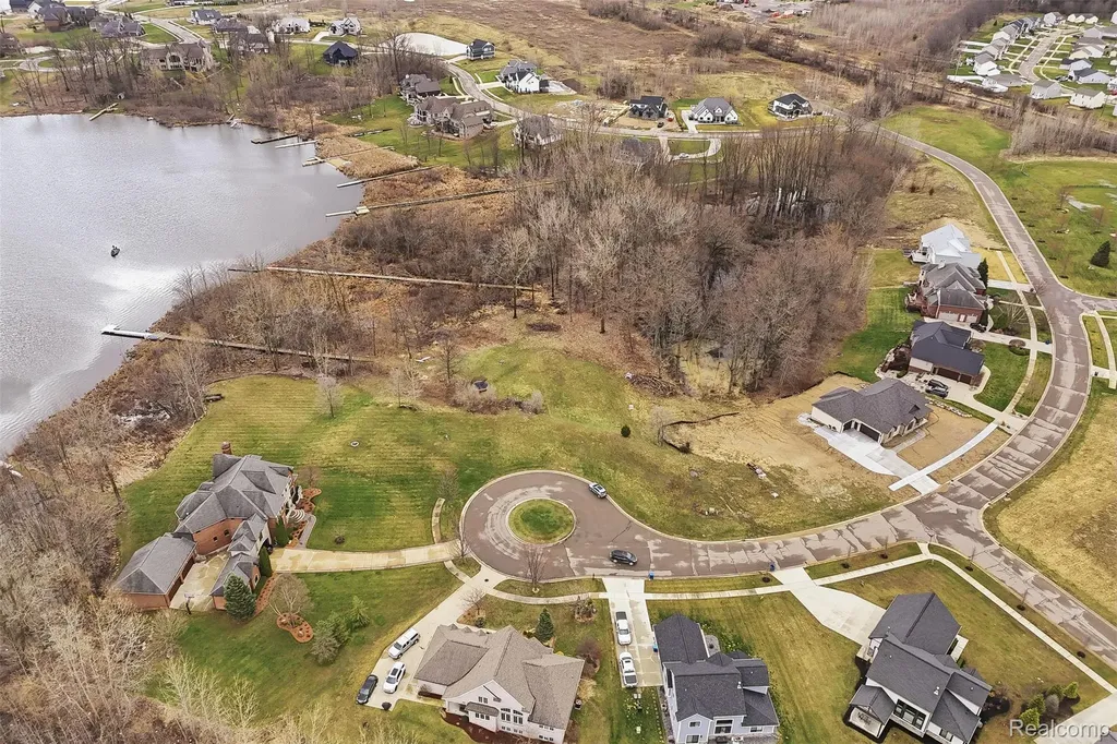 14275 Wright Drive Fenton Charter Township MI 48451