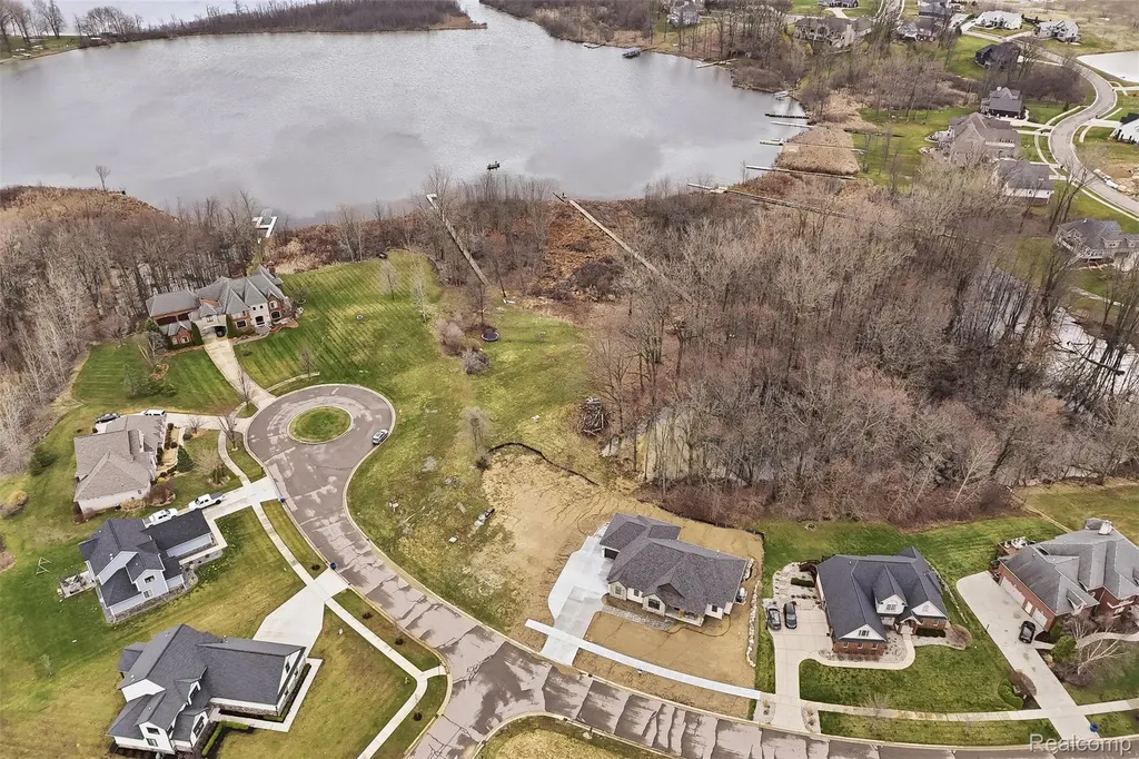 14275 Wright Drive Fenton Charter Township MI 48451