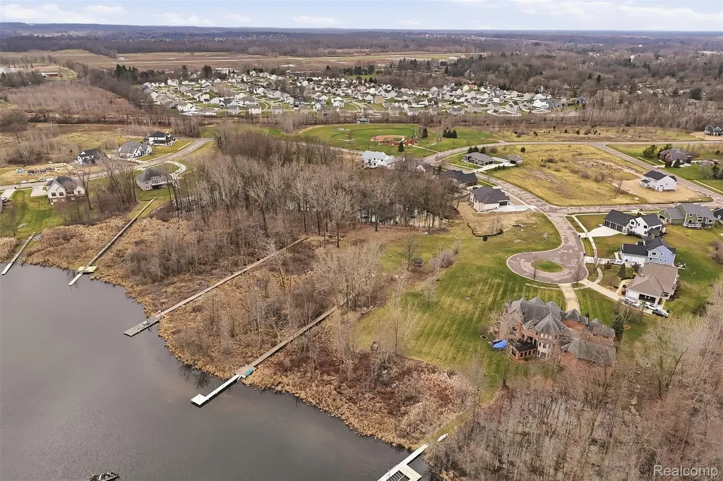 14275 Wright Drive Fenton Charter Township MI 48451