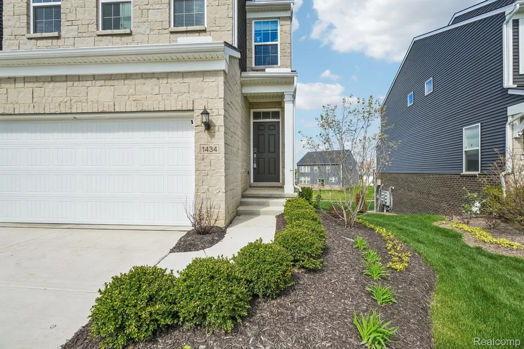 1434 Superior Drive Milford Charter Township MI 48381