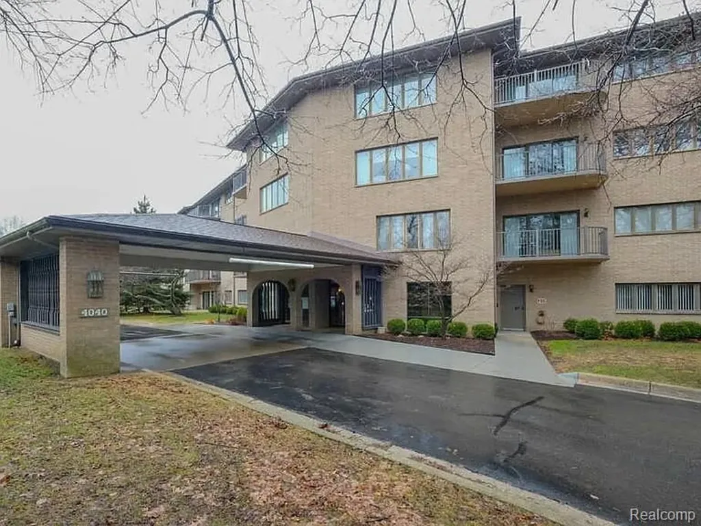 4040 Greenleaf Circle Kalamazoo City MI 49008