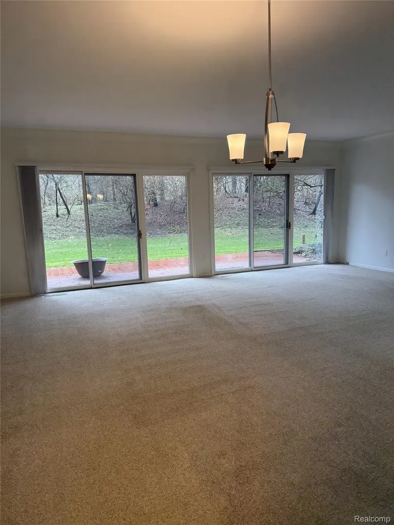 4040 Greenleaf Circle Kalamazoo City MI 49008