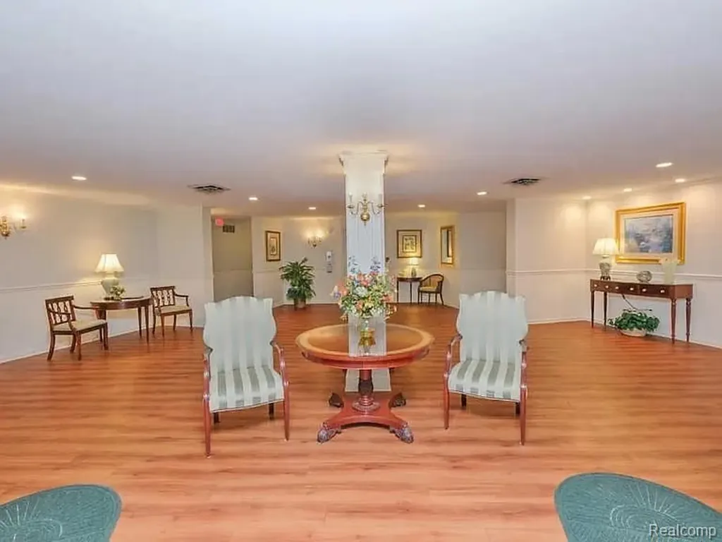 4040 Greenleaf Circle Kalamazoo City MI 49008