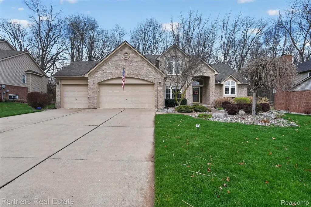 112 Summer Shade Drive Marion Township MI 48843