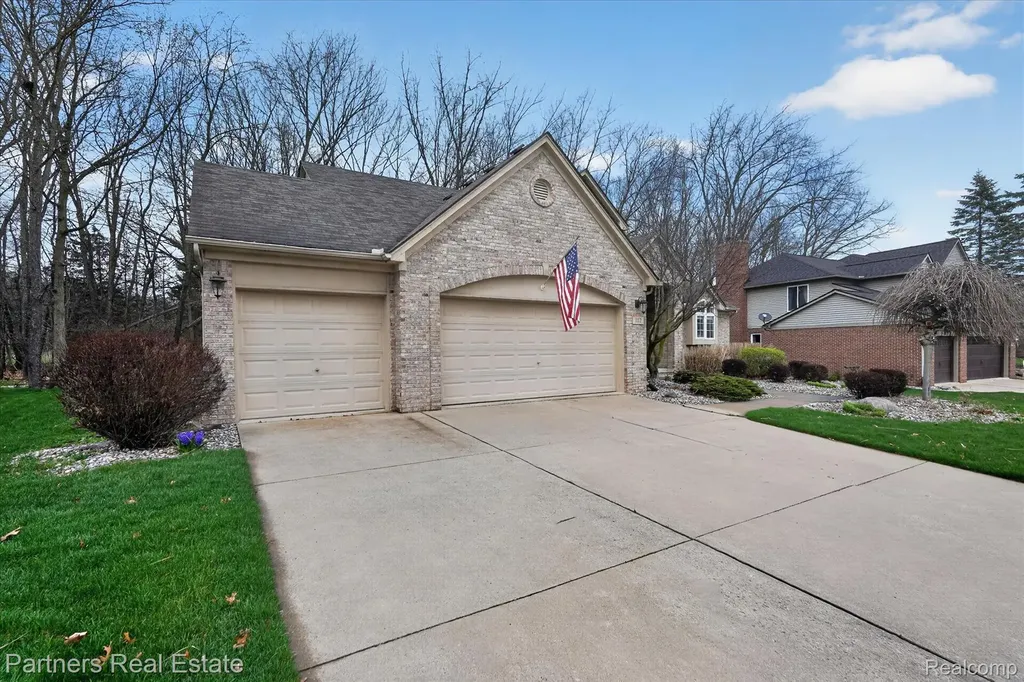 112 Summer Shade Drive Marion Township MI 48843