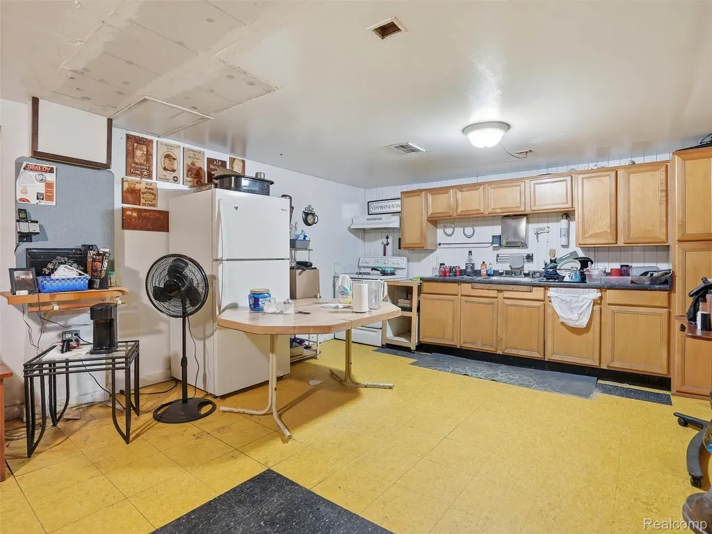 10320 Van Dyke Street Detroit City MI 48234