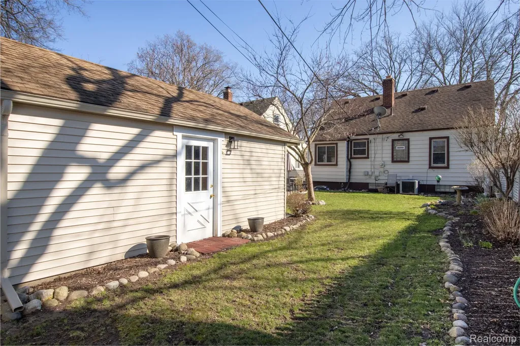 2175 Garfield Street Ferndale City MI 48220