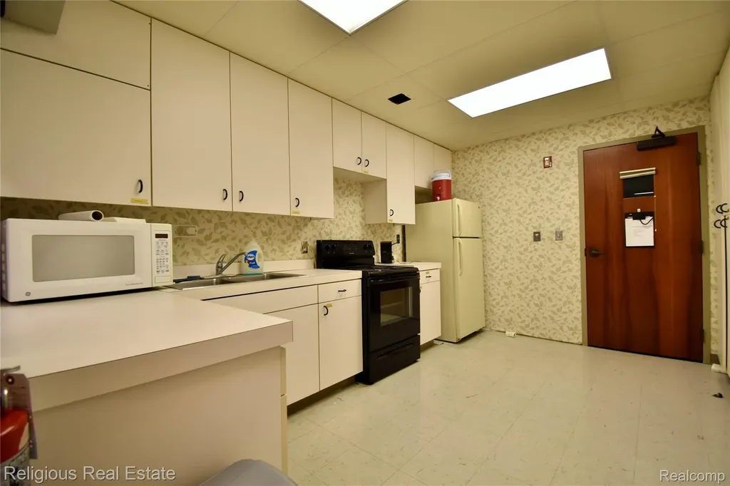 145 Capital Avenue NE Battle Creek City MI 49017