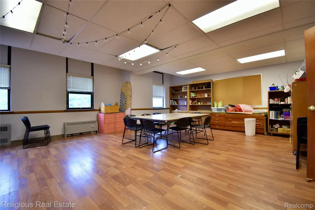 145 Capital Avenue NE Battle Creek City MI 49017