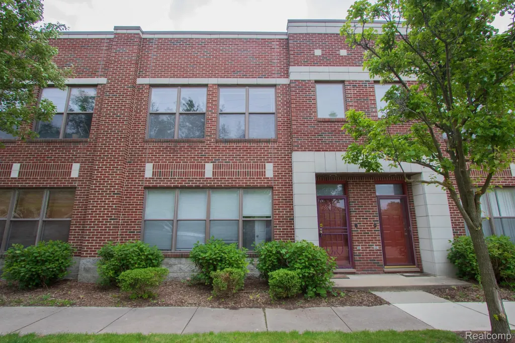68 W Bethune Street Detroit City MI 48202