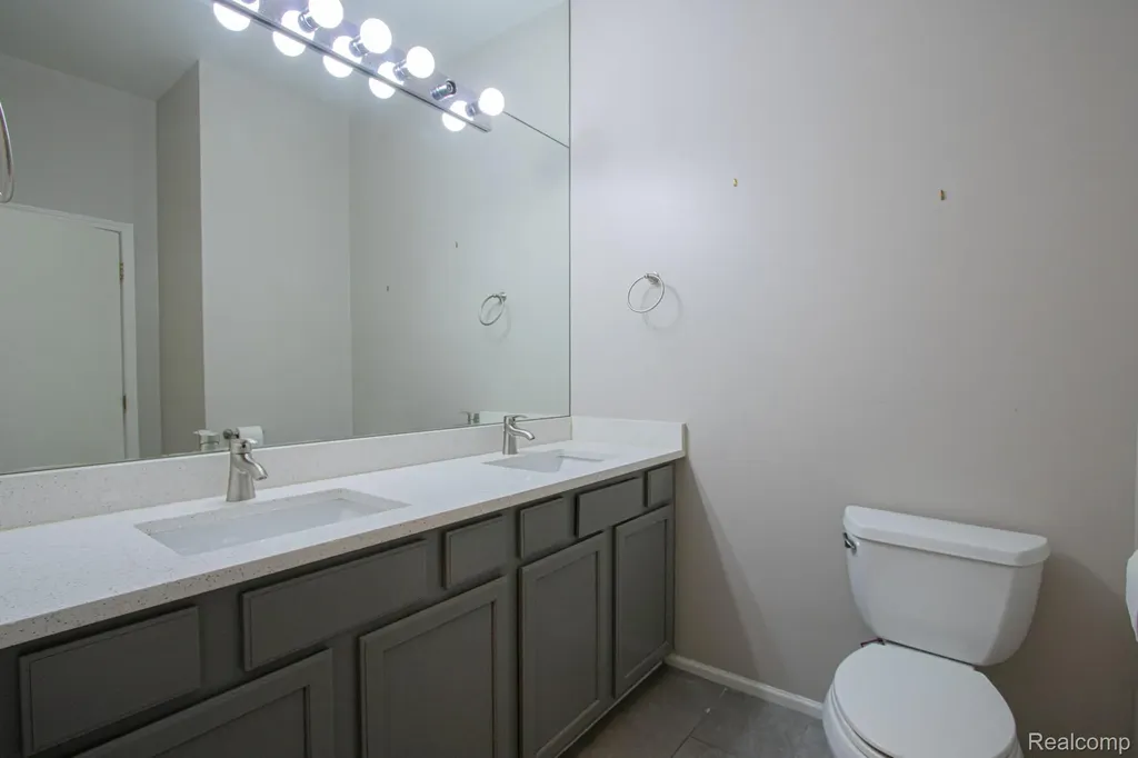 68 W Bethune Street Detroit City MI 48202