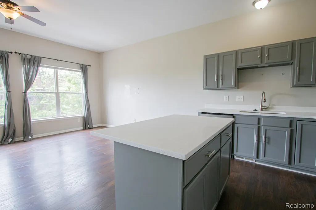 68 W Bethune Street Detroit City MI 48202