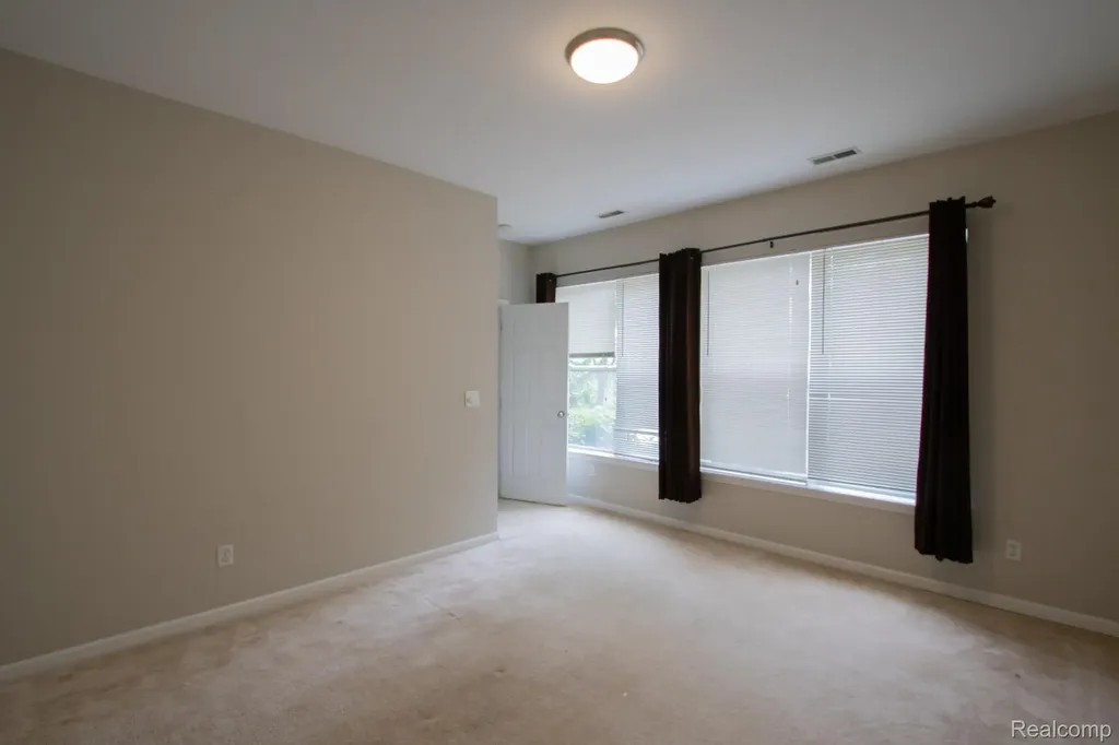68 W Bethune Street Detroit City MI 48202