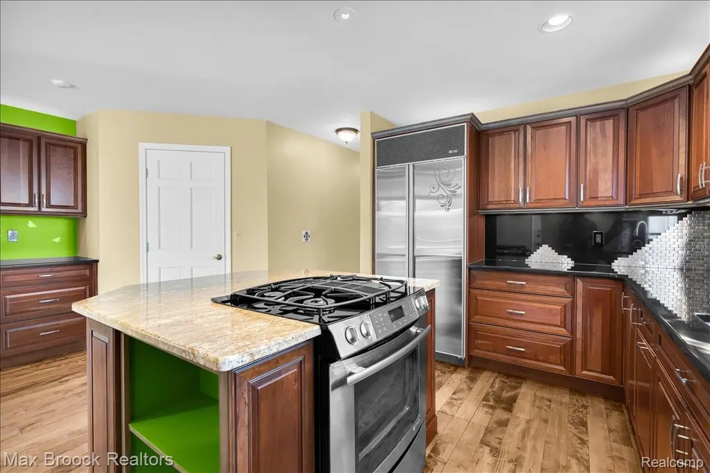 11633 Lorenz Way Plymouth Charter Township MI 48170