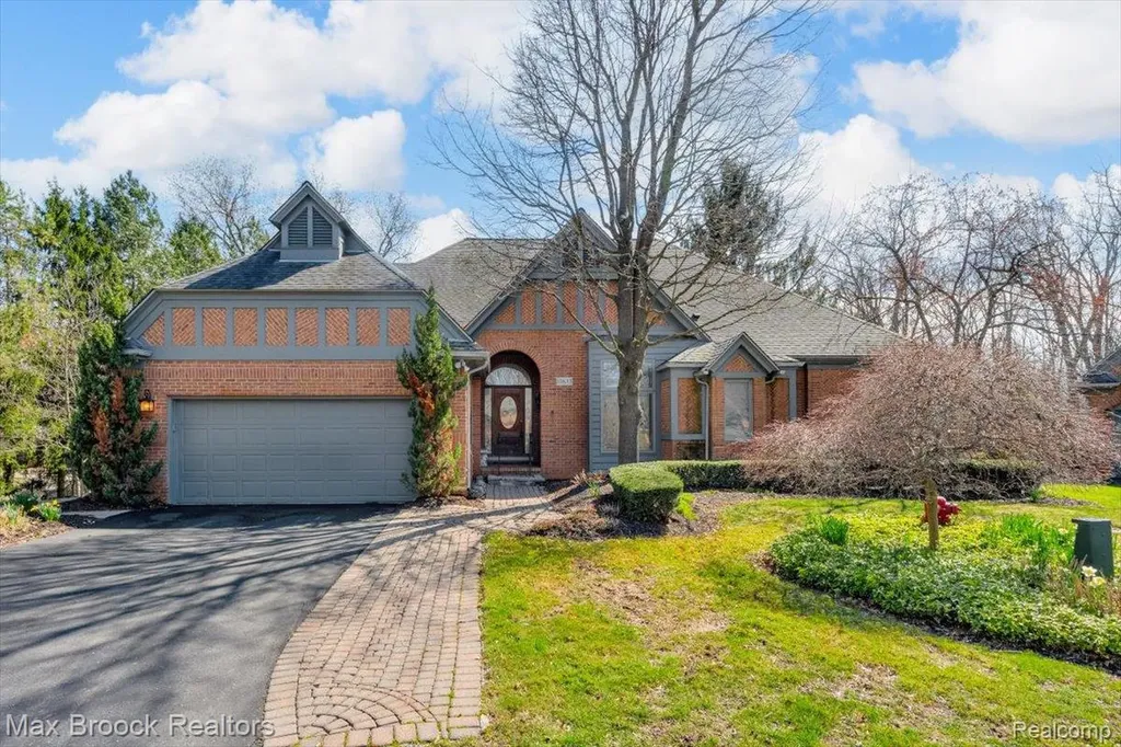 11633 Lorenz Way Plymouth Charter Township MI 48170