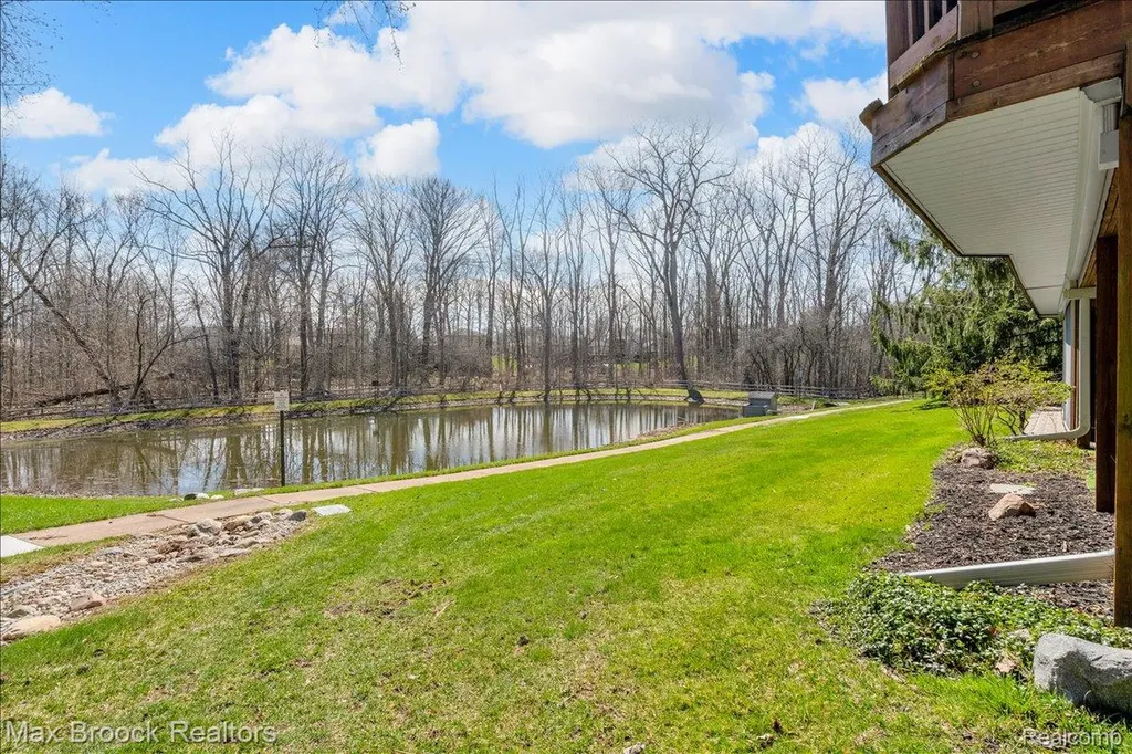 11633 Lorenz Way Plymouth Charter Township MI 48170