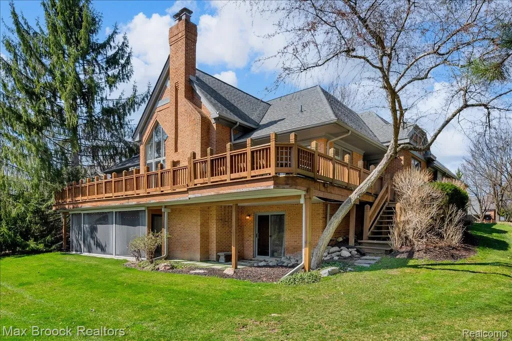 11633 Lorenz Way Plymouth Charter Township MI 48170