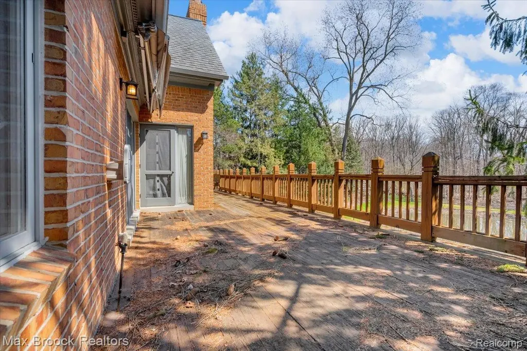 11633 Lorenz Way Plymouth Charter Township MI 48170