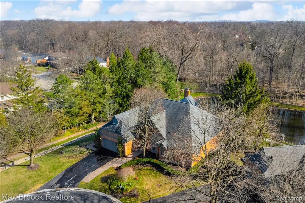 11633 Lorenz Way Plymouth Charter Township MI 48170