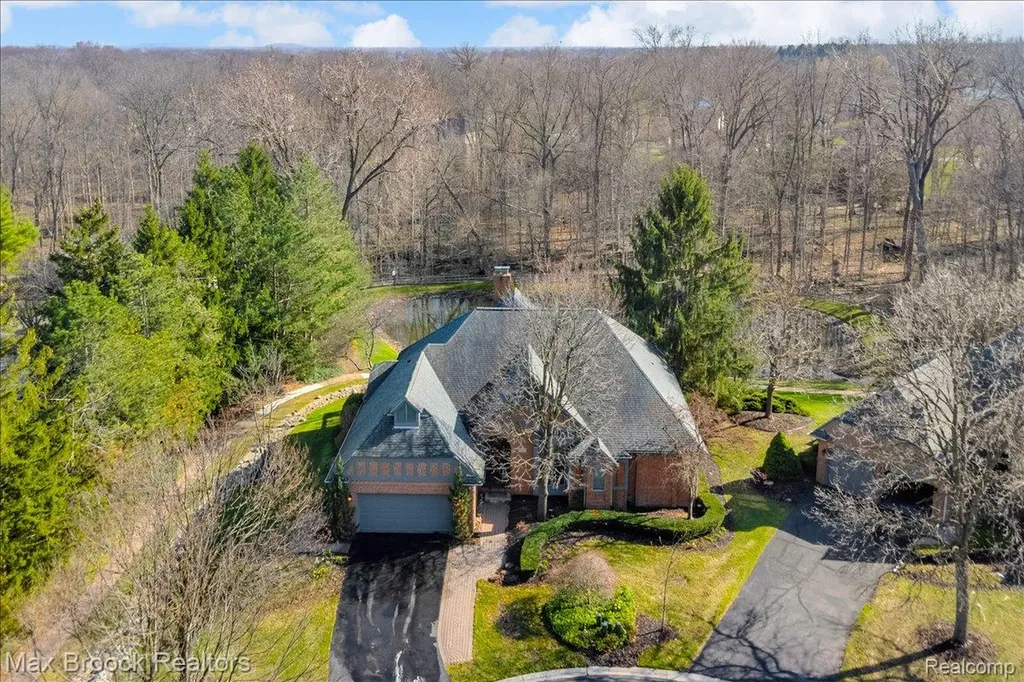 11633 Lorenz Way Plymouth Charter Township MI 48170