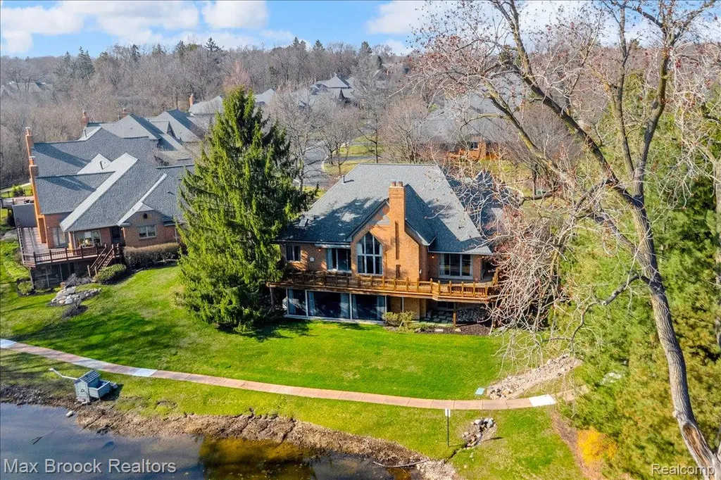 11633 Lorenz Way Plymouth Charter Township MI 48170