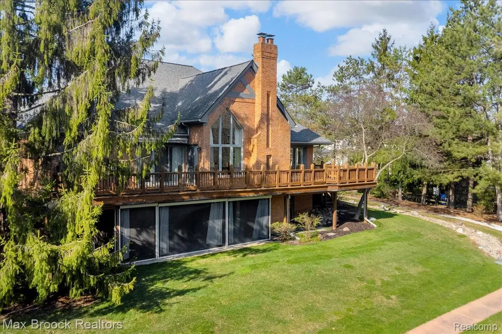 11633 Lorenz Way Plymouth Charter Township MI 48170