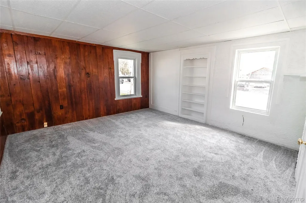 6 Law Street Lapeer City MI 48446