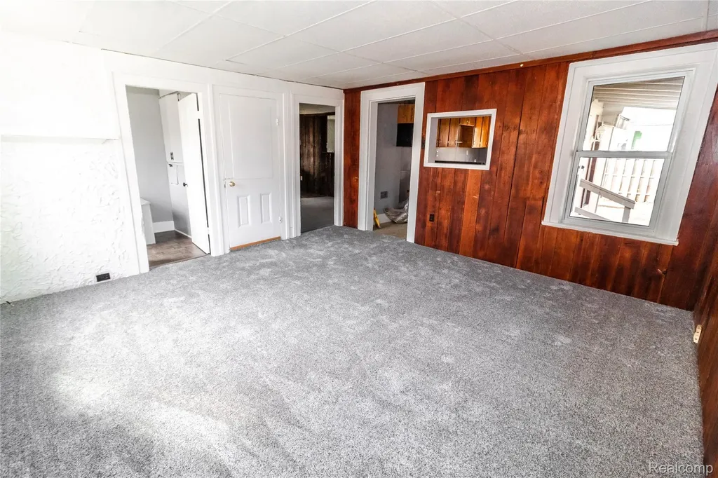 6 Law Street Lapeer City MI 48446