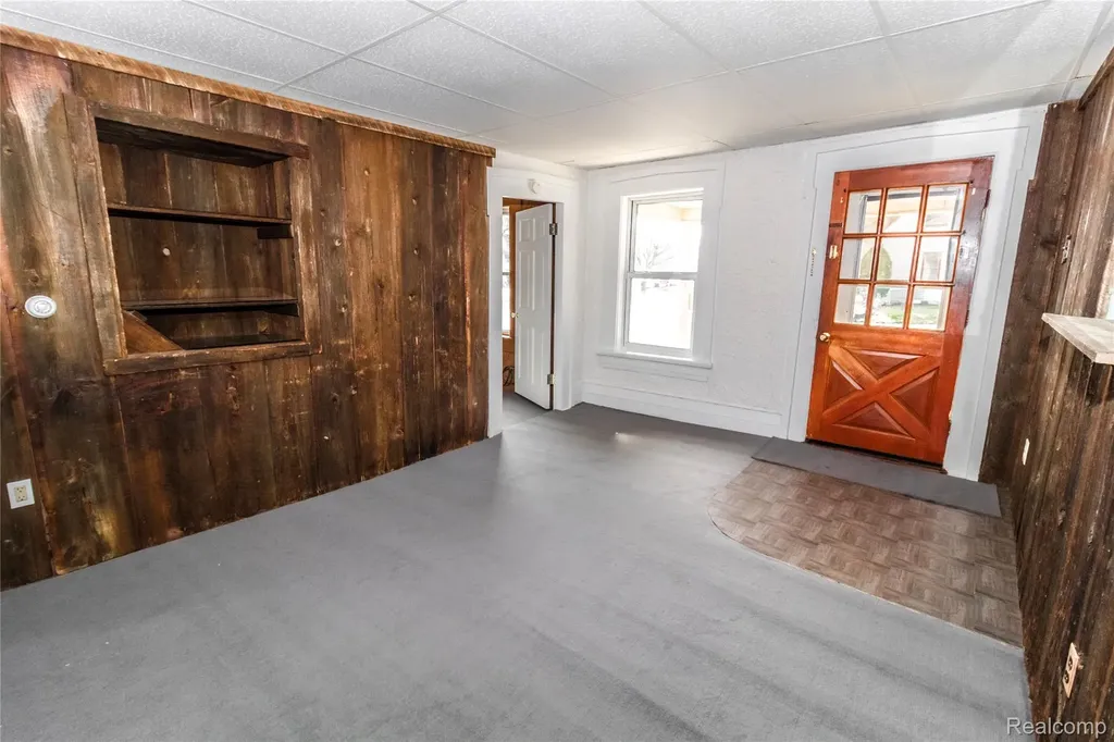 6 Law Street Lapeer City MI 48446