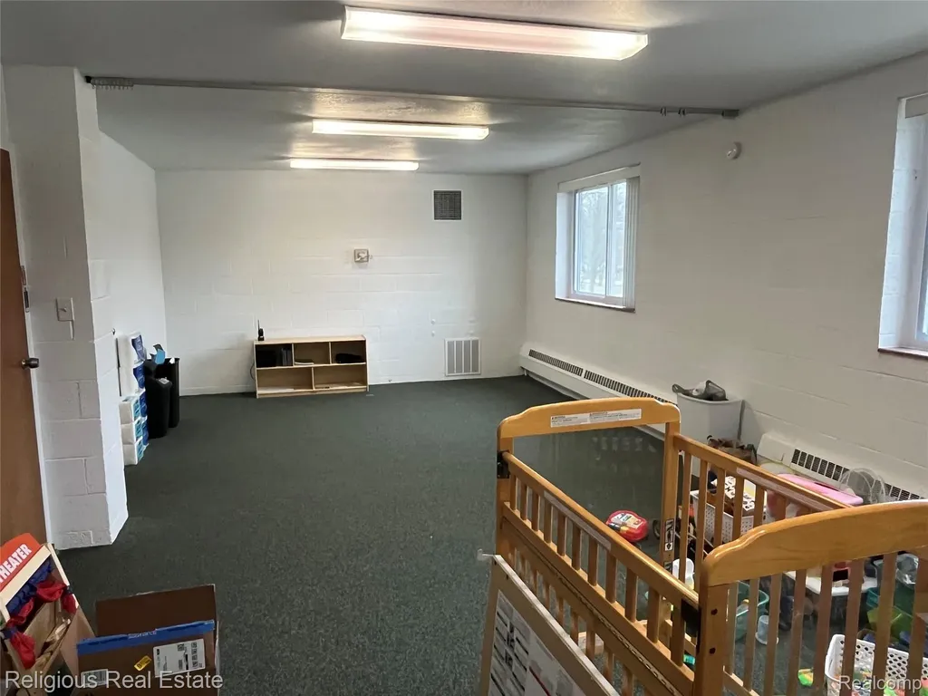 1717 E Sugnet Road Midland City MI 48642