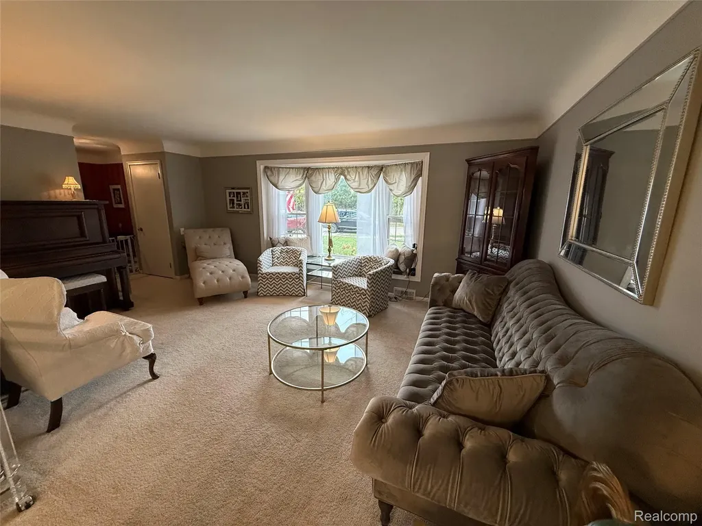1645 Blairmoor Court Grosse Pointe Woods City MI 48236