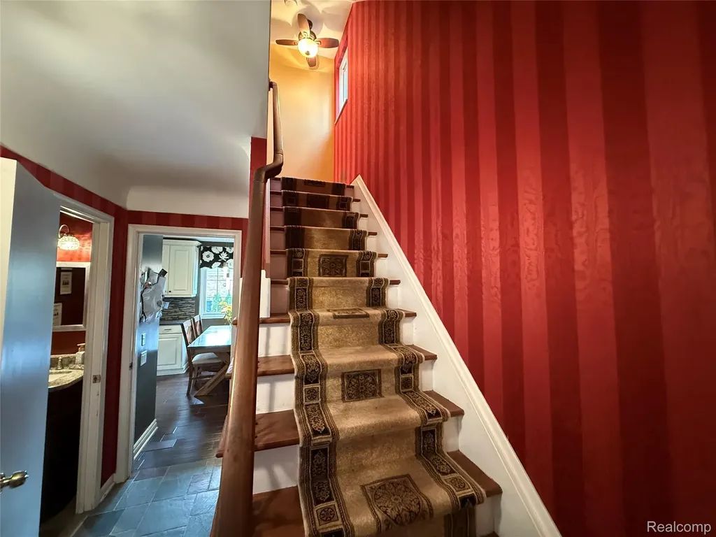 1645 Blairmoor Court Grosse Pointe Woods City MI 48236