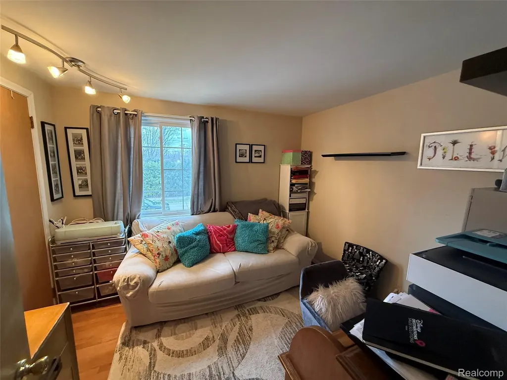 1645 Blairmoor Court Grosse Pointe Woods City MI 48236