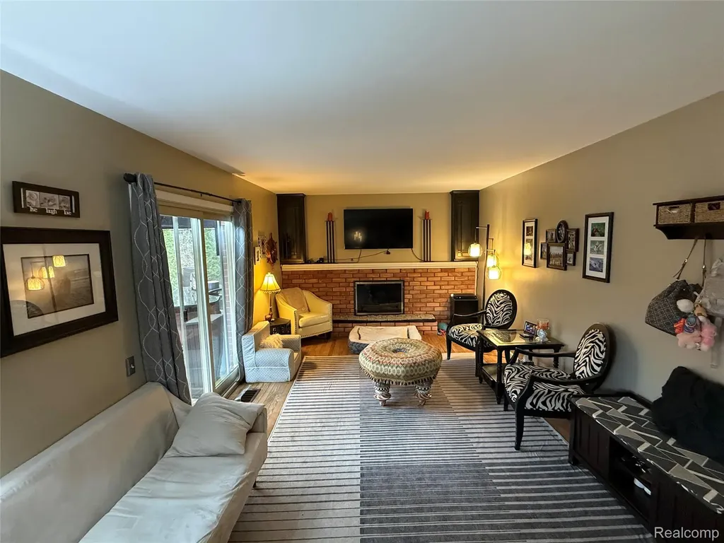 1645 Blairmoor Court Grosse Pointe Woods City MI 48236