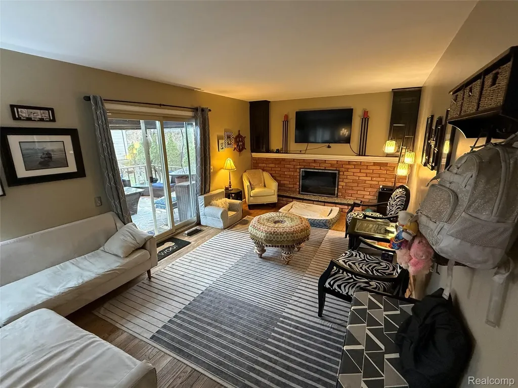 1645 Blairmoor Court Grosse Pointe Woods City MI 48236