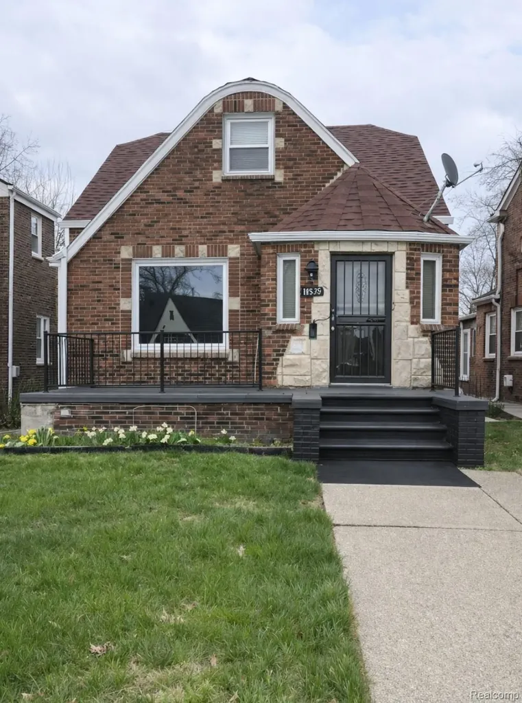 16570 Greenlawn Street Detroit City MI 48221