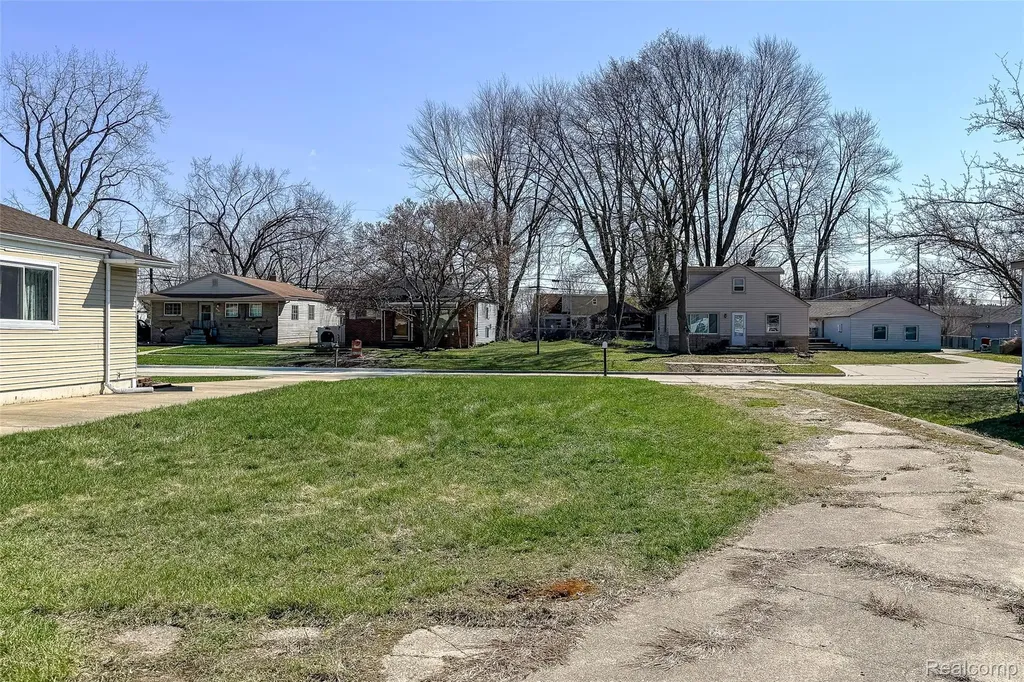 8471 Fremont Street Westland City MI 48185