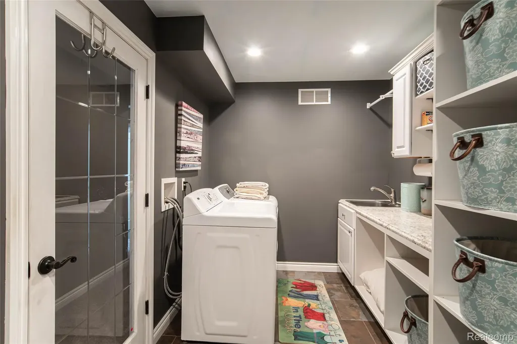 67102 Rachael Lane Washington Township MI 48095