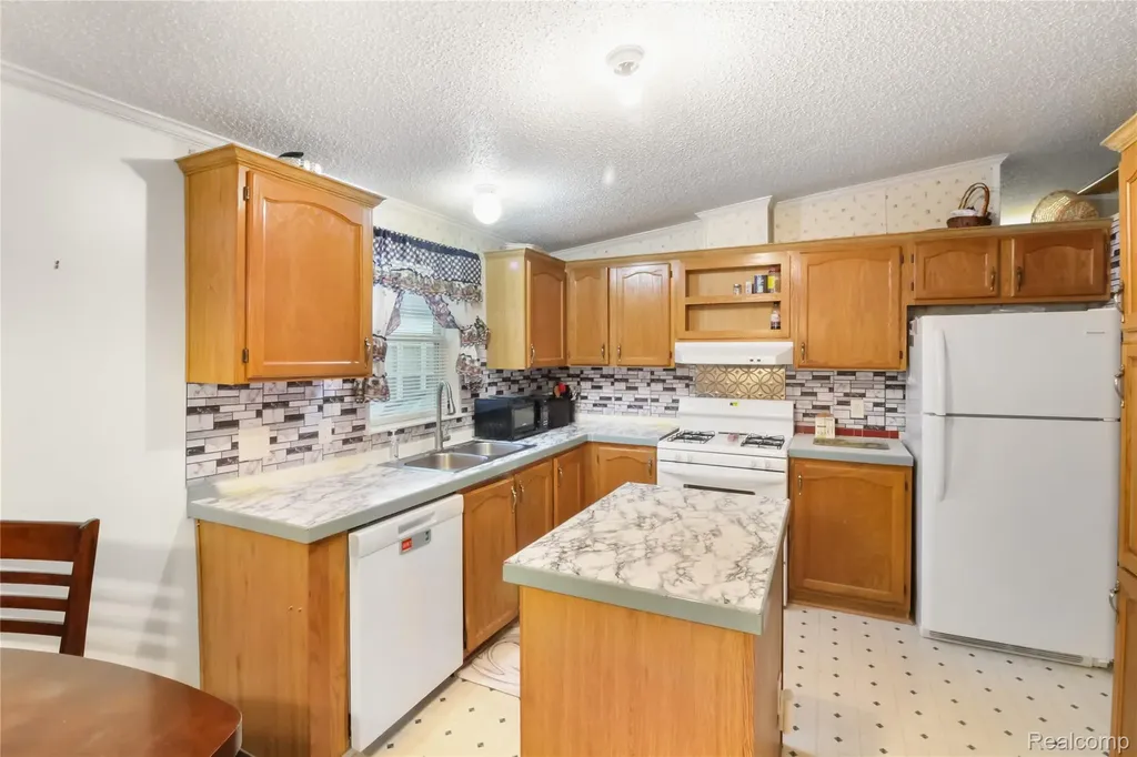 13499 Heritage Street Ash Township MI 48117