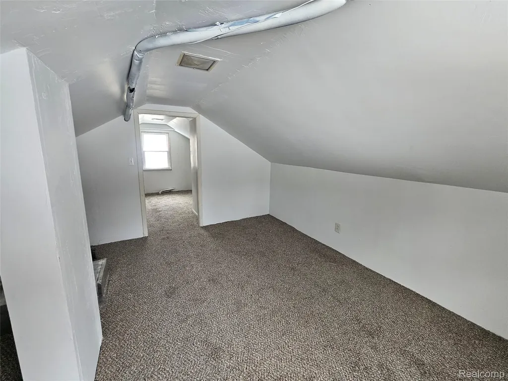15389 Dixie Redford Charter Township MI 48239