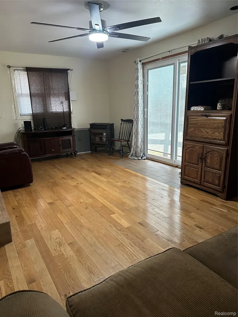 1920 Lakeside Erie Township MI 48133