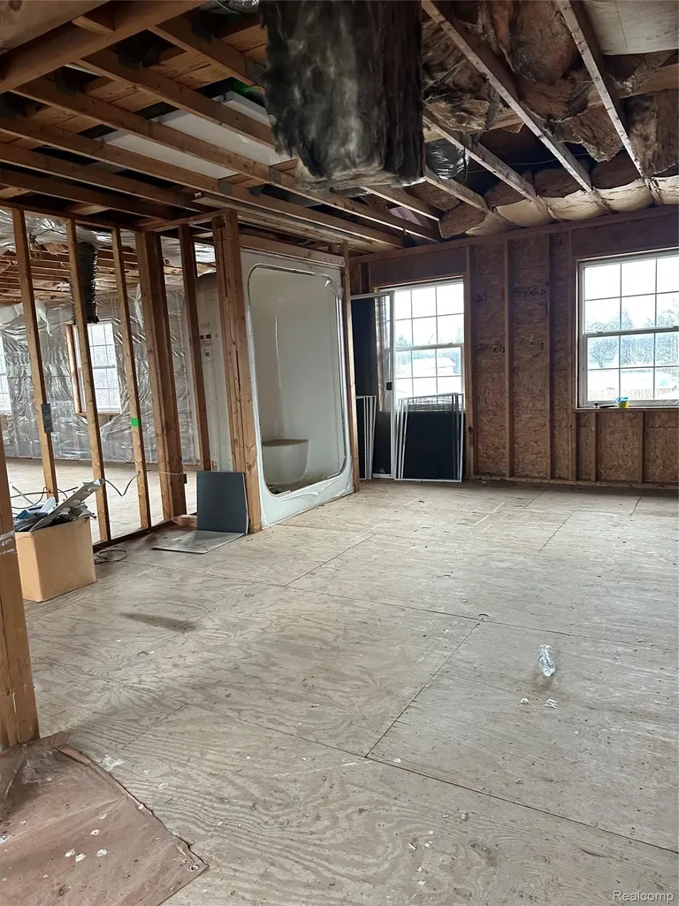 1920 Lakeside Erie Township MI 48133