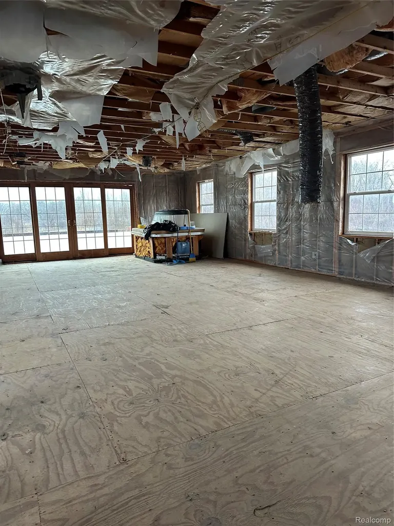 1920 Lakeside Erie Township MI 48133