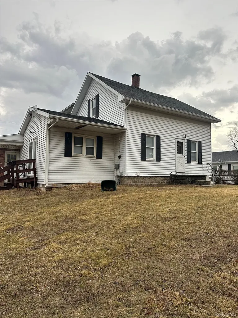 1920 Lakeside Erie Township MI 48133